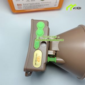Đèn pin dùng cho thợ nặn G8 - 331 hai chế độ sáng (Đèn pin dùng cho thợ nặn có thiết kế một lớp cao su để bảo vệ nút bấm và lỗ cắm sạc)