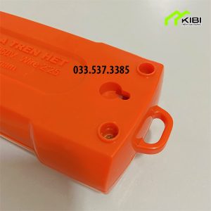 Ổ cắm điện 2 lỗ Hinoki chất lượng cao, chịu tải 6000W (Ổ cắm điện 2 lỗ có thiết kế một móc treo nhỏ để có thể dễ dàng treo lên khi cần thiết)