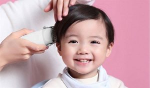 Cách cắt tóc cho bé bằng tông đơ an toàn và hiệu quả tại nhà Cách cắt tóc cho bé bằng tông đơ an toàn và hiệu quả tại nhà