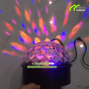 Đèn trang trí xoay nhiều màu M3 cảm ứng theo nhạc Đèn trang trí xoay nhiều màu M3 cảm ứng theo nhạc