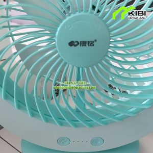 Quạt tích điện KM - F0336 có tích hợp đèn chiếu sáng Quạt tích điện KM - F0336 có tích hợp đèn chiếu sáng