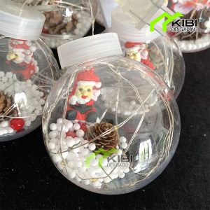 Đèn nháy rủ bóng cầu ông già tuyết trang trí noel (Dây đèn trang trí ngoài trời có thiết kế bóng cầu trong sướt, bên trong có ông già tuyết, quả thông, tuyết xốp,...)